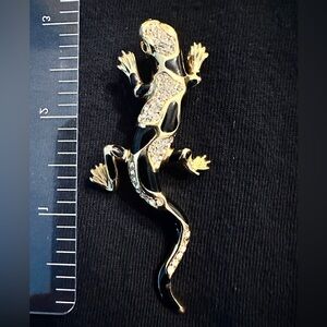 Lizard pin